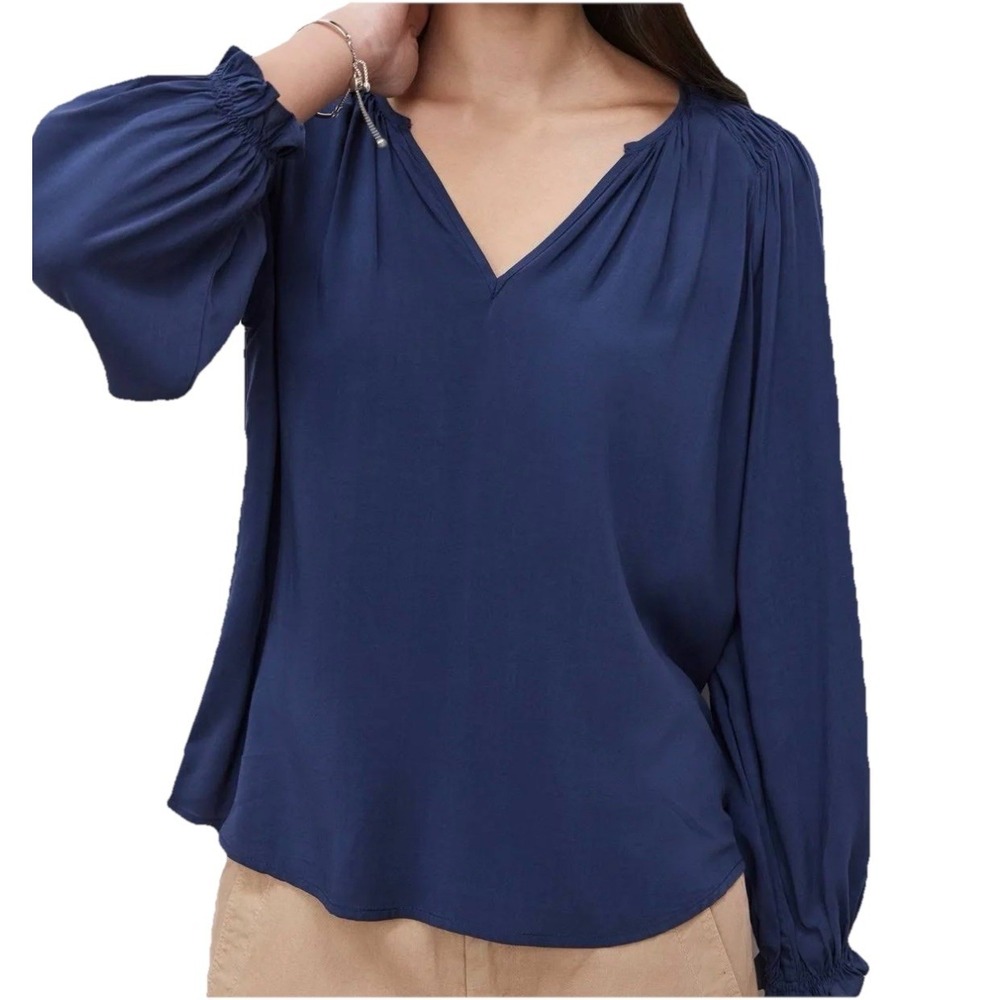 Velvet By Graham & Spencer V-Neck Blouse Small Navy Balloon Sleeves Lightweight